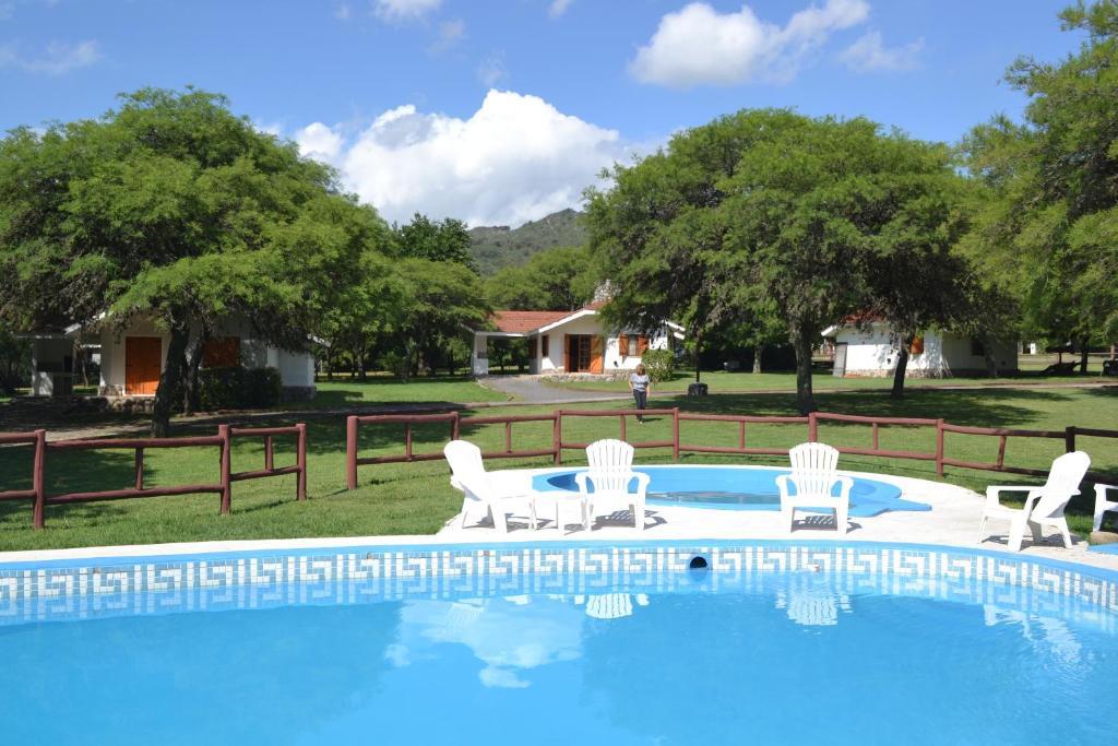 Cabanas Los Algarrobos Вілья-Хенераль-Бельграно Екстер'єр фото