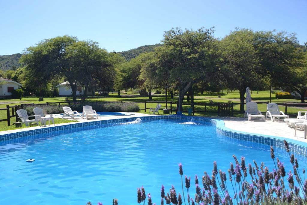 Cabanas Los Algarrobos Вілья-Хенераль-Бельграно Екстер'єр фото